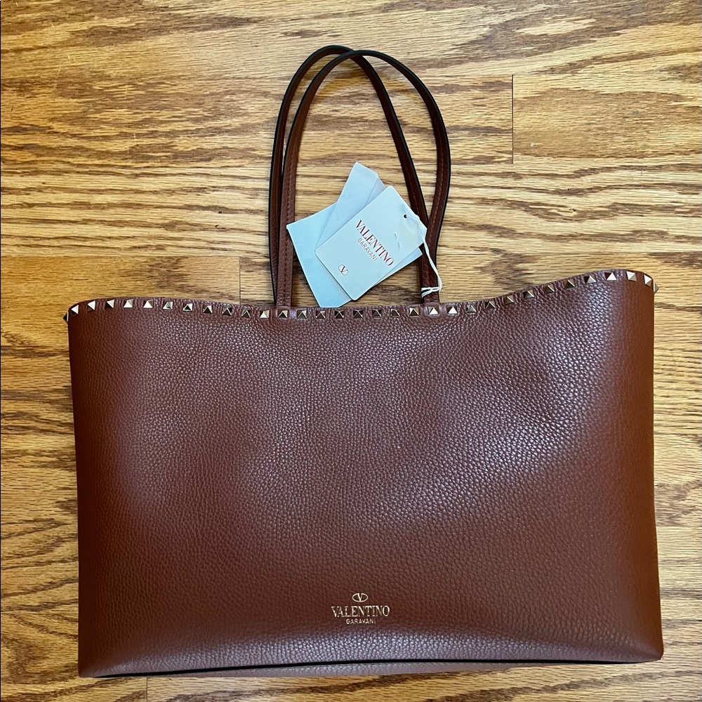 😊SOLD🙂 VALENTINO GARAVANI Saddle Rockstud Vitello Tote Bag - Picture 6 of 12